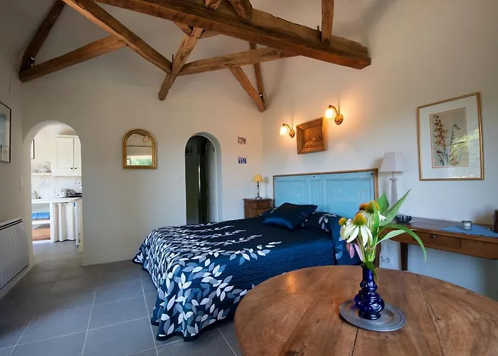 Гостевой дом La Source, Beynac, Dordogne 3*