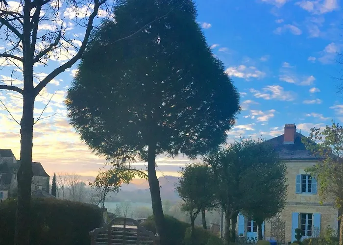 Гостевой дом La Source, Beynac, Dordogne Бейнак-э-Казенак